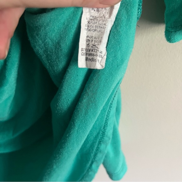 Size Medium Blouse With Opening On Back - Picture 3 of 4